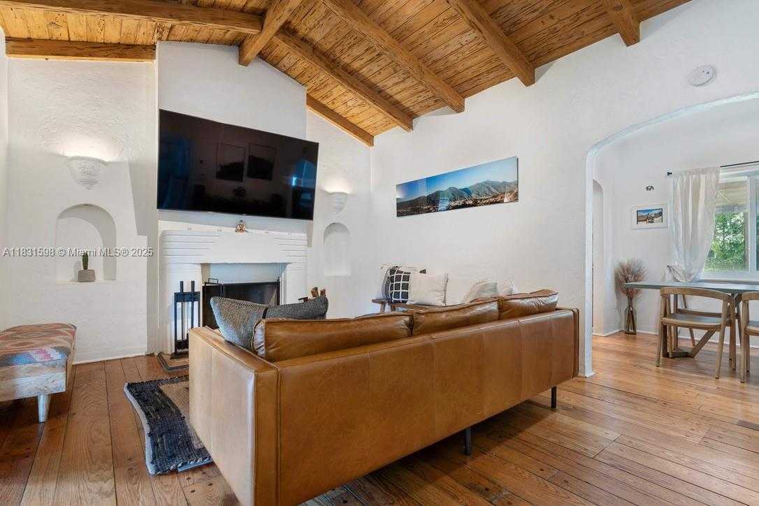Small Image of 631 NORTH EAST 87TH ST, Miami Number 5