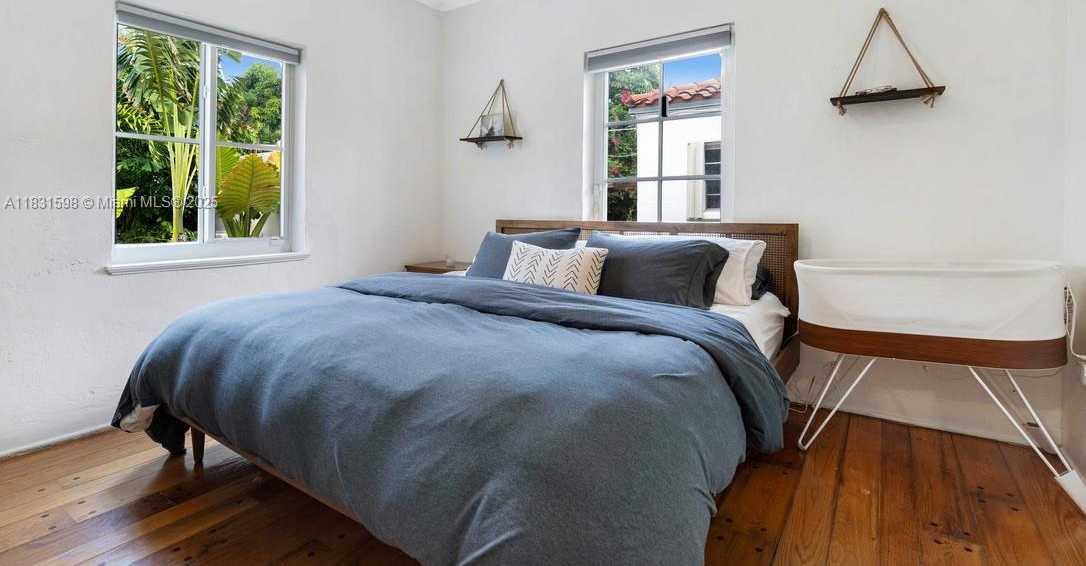 Small Image of 631 NORTH EAST 87TH ST, Miami Number 9