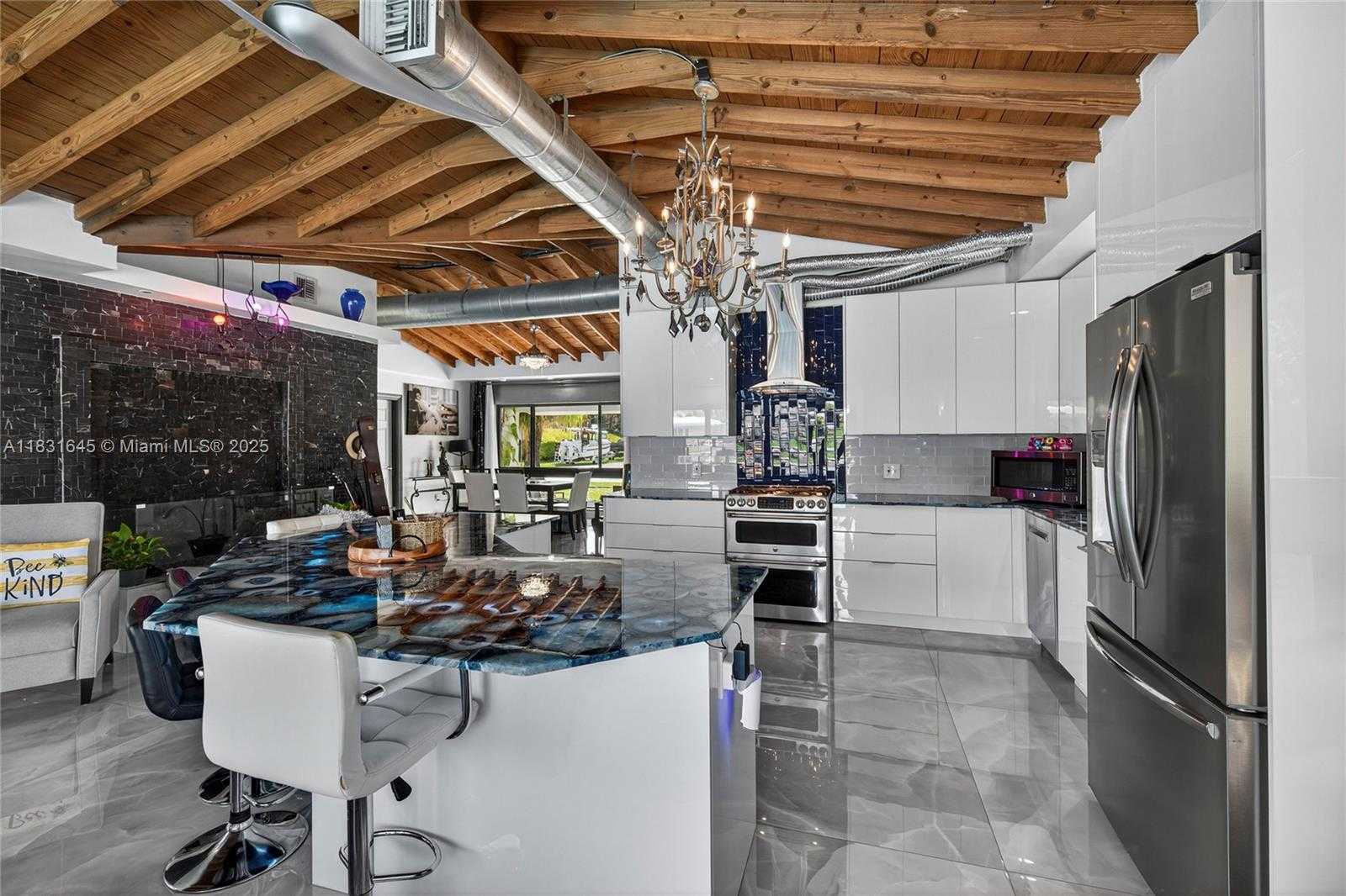 Small Image of 380 SOUTH EAST 1ST TER, Pompano Beach Number 16