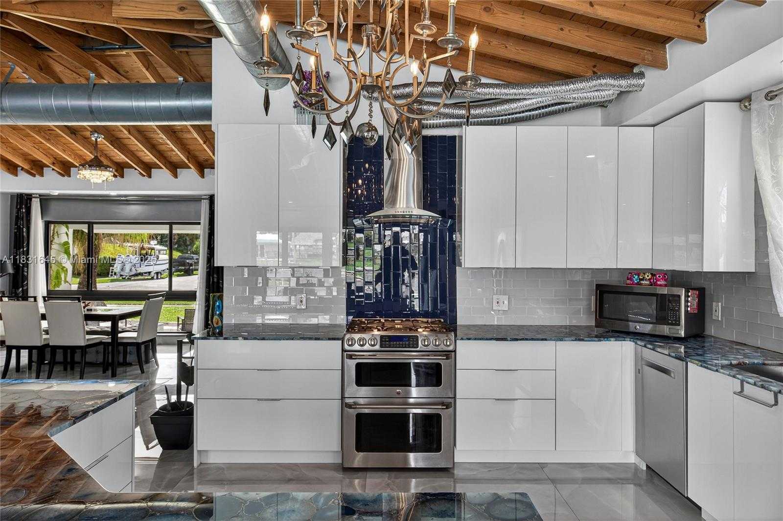 Small Image of 380 SOUTH EAST 1ST TER, Pompano Beach Number 17