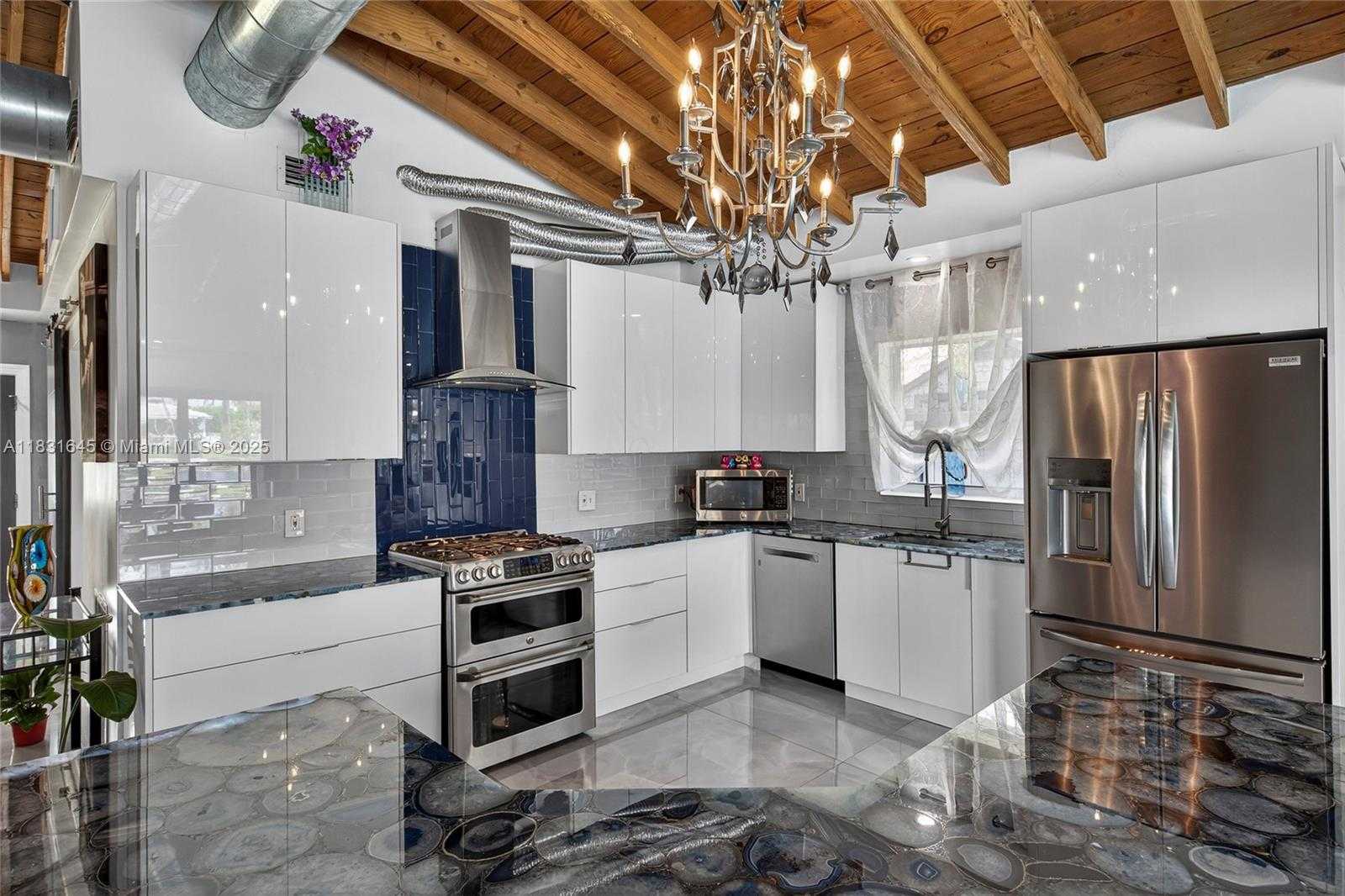 Small Image of 380 SOUTH EAST 1ST TER, Pompano Beach Number 18