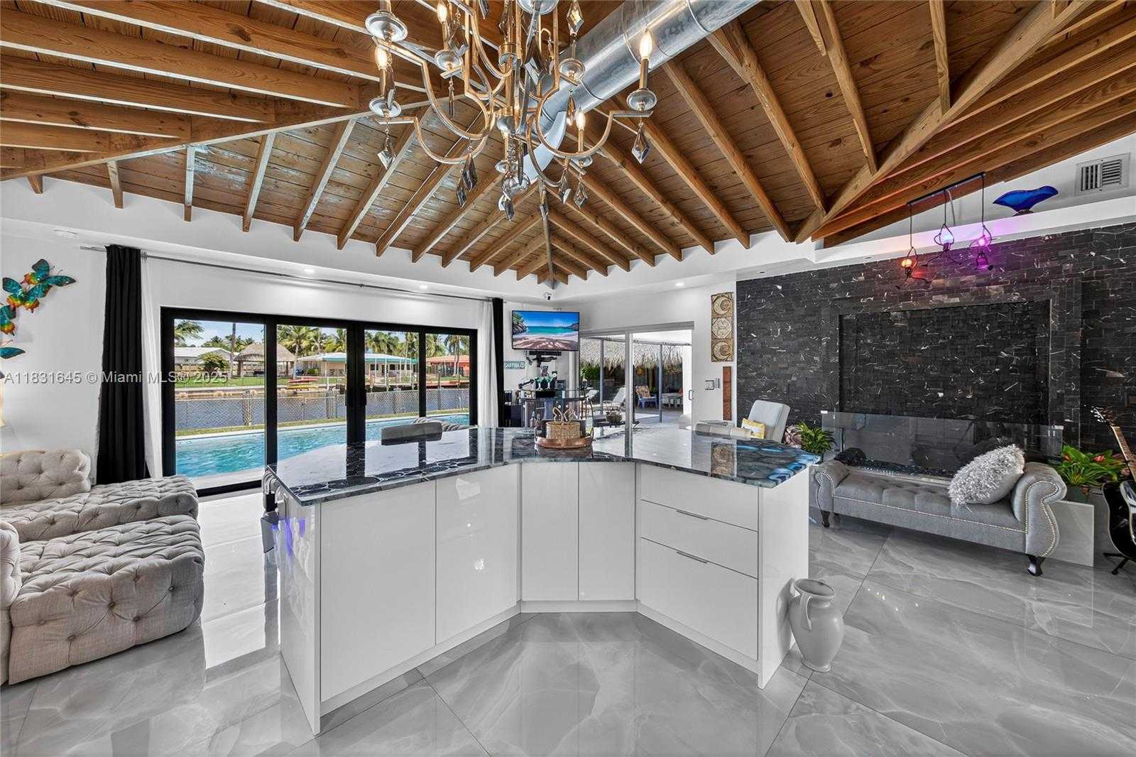 Small Image of 380 SOUTH EAST 1ST TER, Pompano Beach Number 21