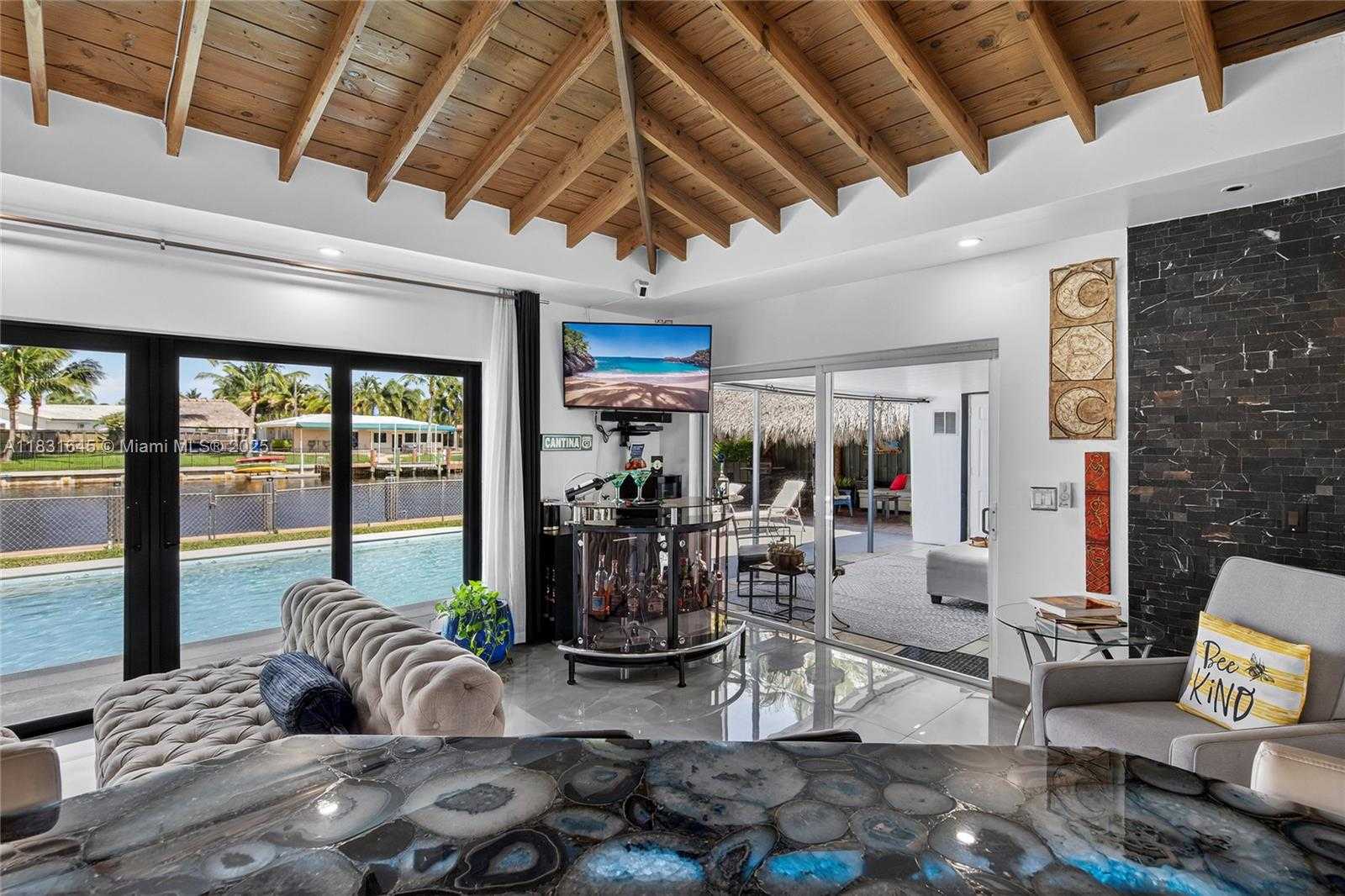 Small Image of 380 SOUTH EAST 1ST TER, Pompano Beach Number 22