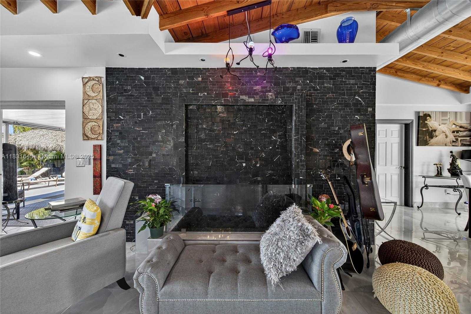 Small Image of 380 SOUTH EAST 1ST TER, Pompano Beach Number 32