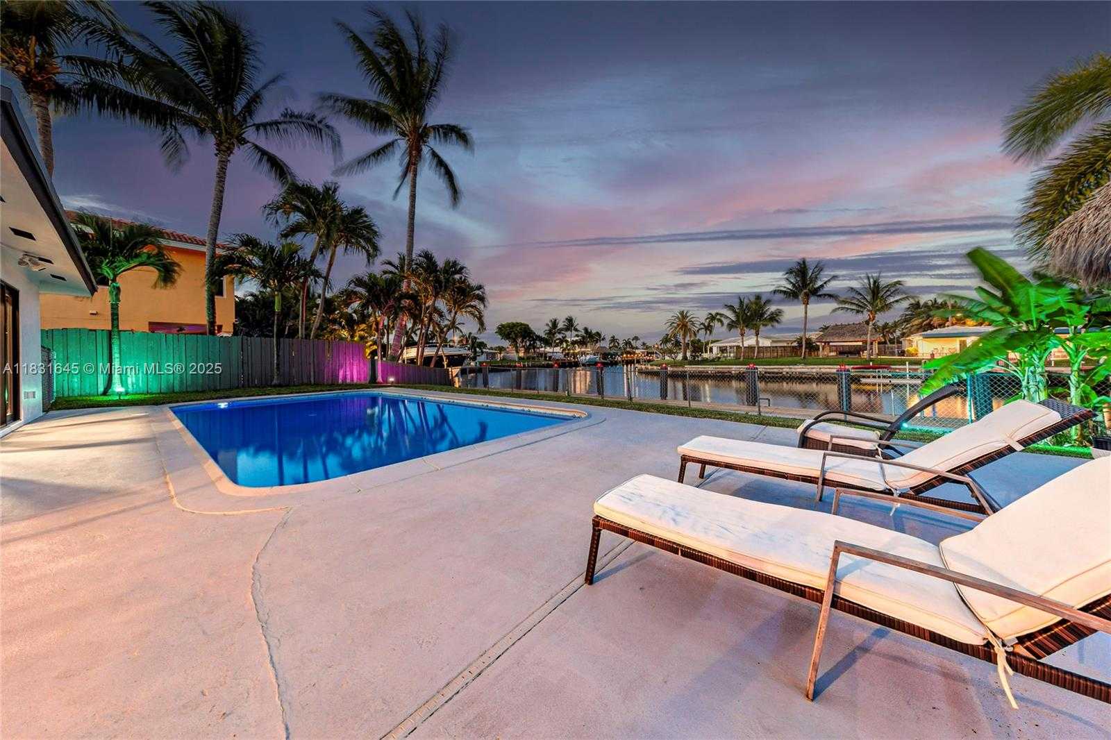 Small Image of 380 SOUTH EAST 1ST TER, Pompano Beach Number 4