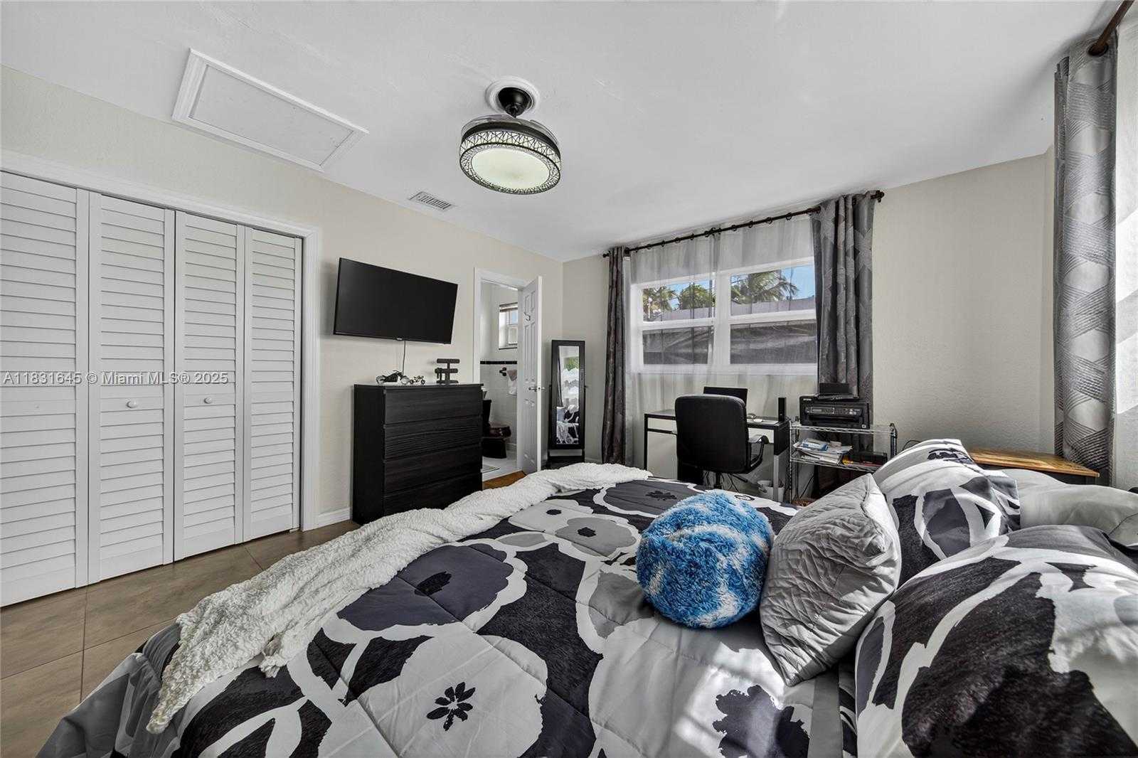 Small Image of 380 SOUTH EAST 1ST TER, Pompano Beach Number 41