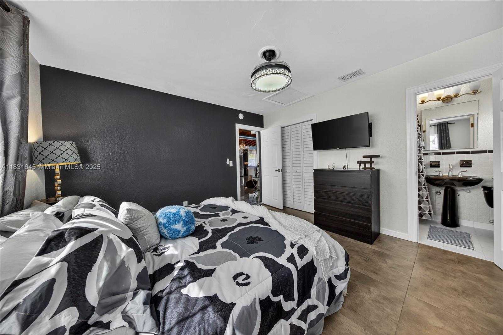 Small Image of 380 SOUTH EAST 1ST TER, Pompano Beach Number 43