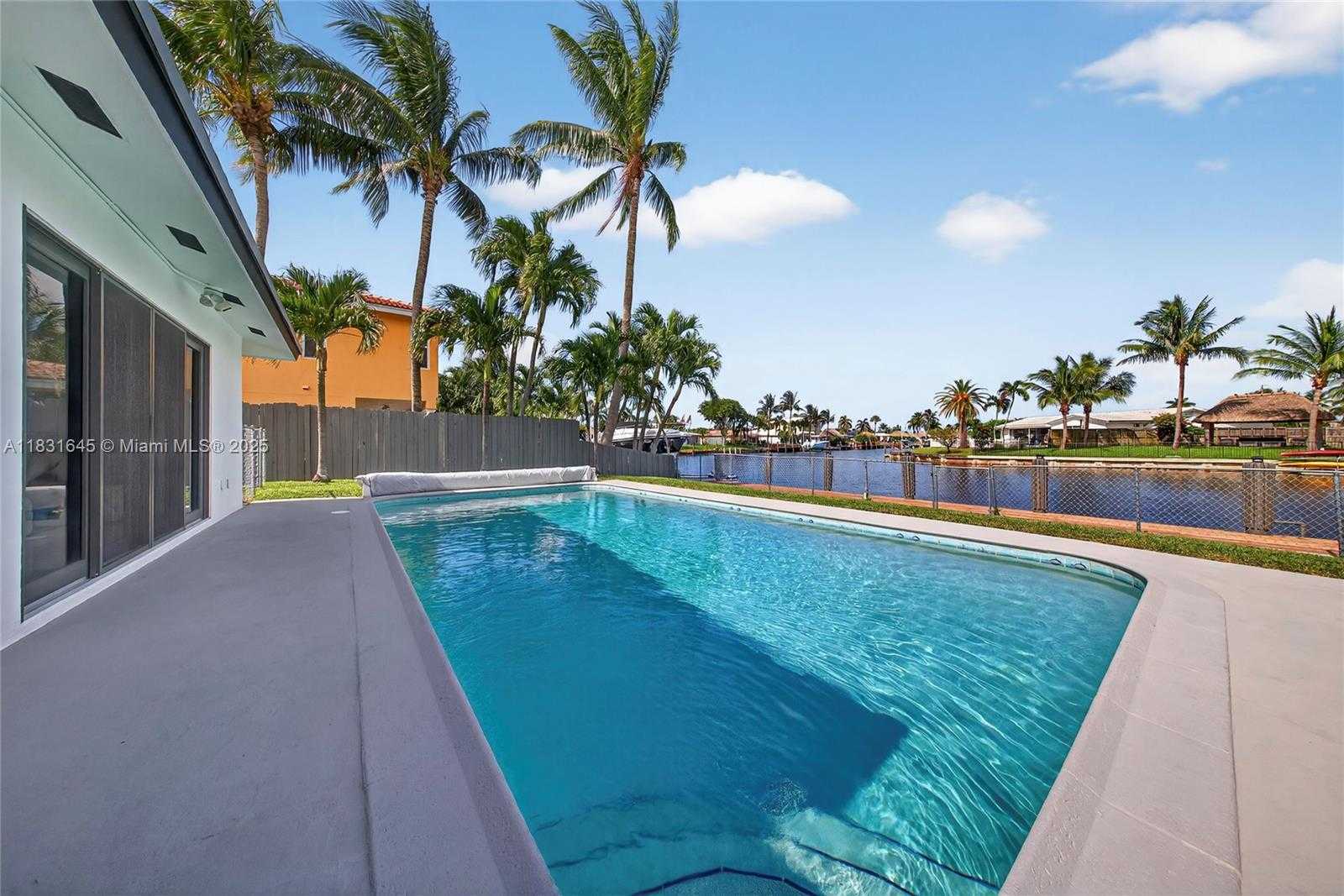 Small Image of 380 SOUTH EAST 1ST TER, Pompano Beach Number 63