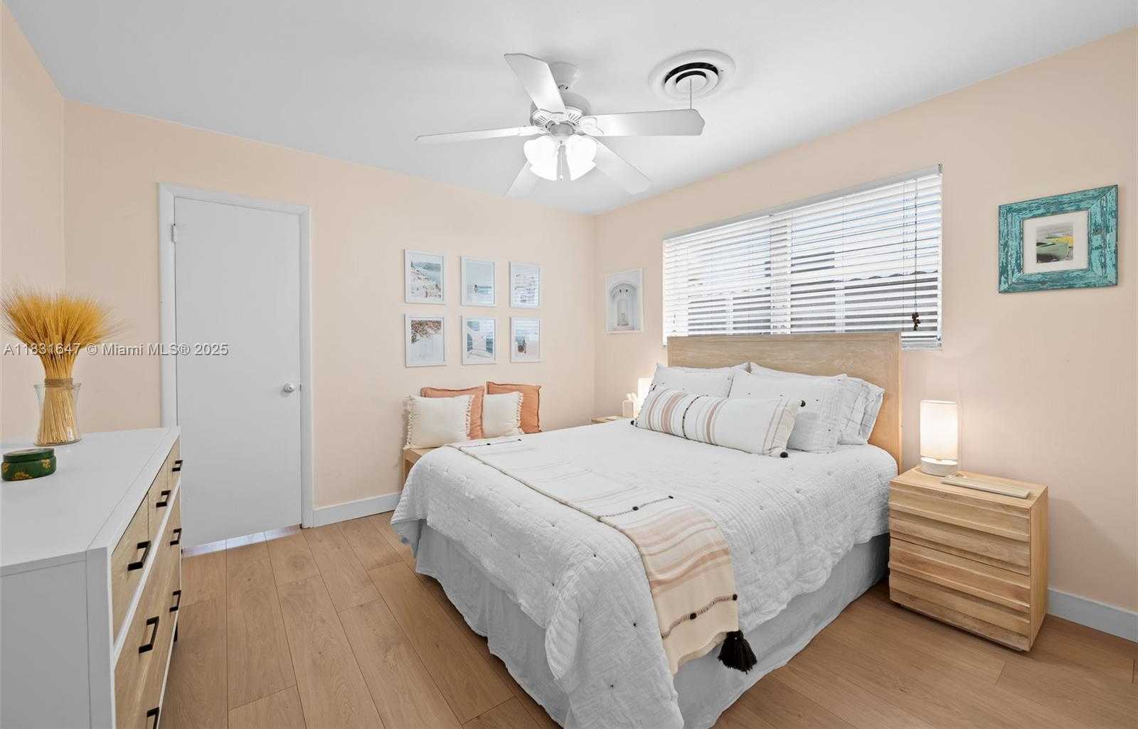 Small Image of 2015 NORTH 37TH AVE, Hollywood Number 12