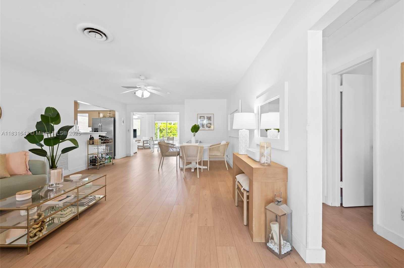 Small Image of 2015 NORTH 37TH AVE, Hollywood Number 4