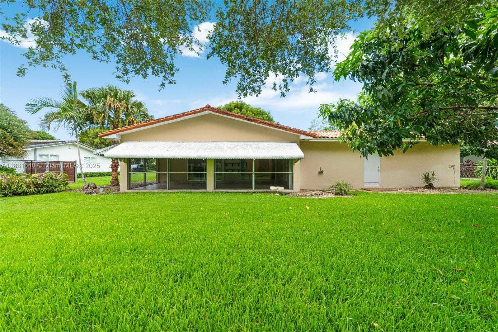 Small Image of 9640 SOUTH WEST 72ND CT, Pinecrest Number 19