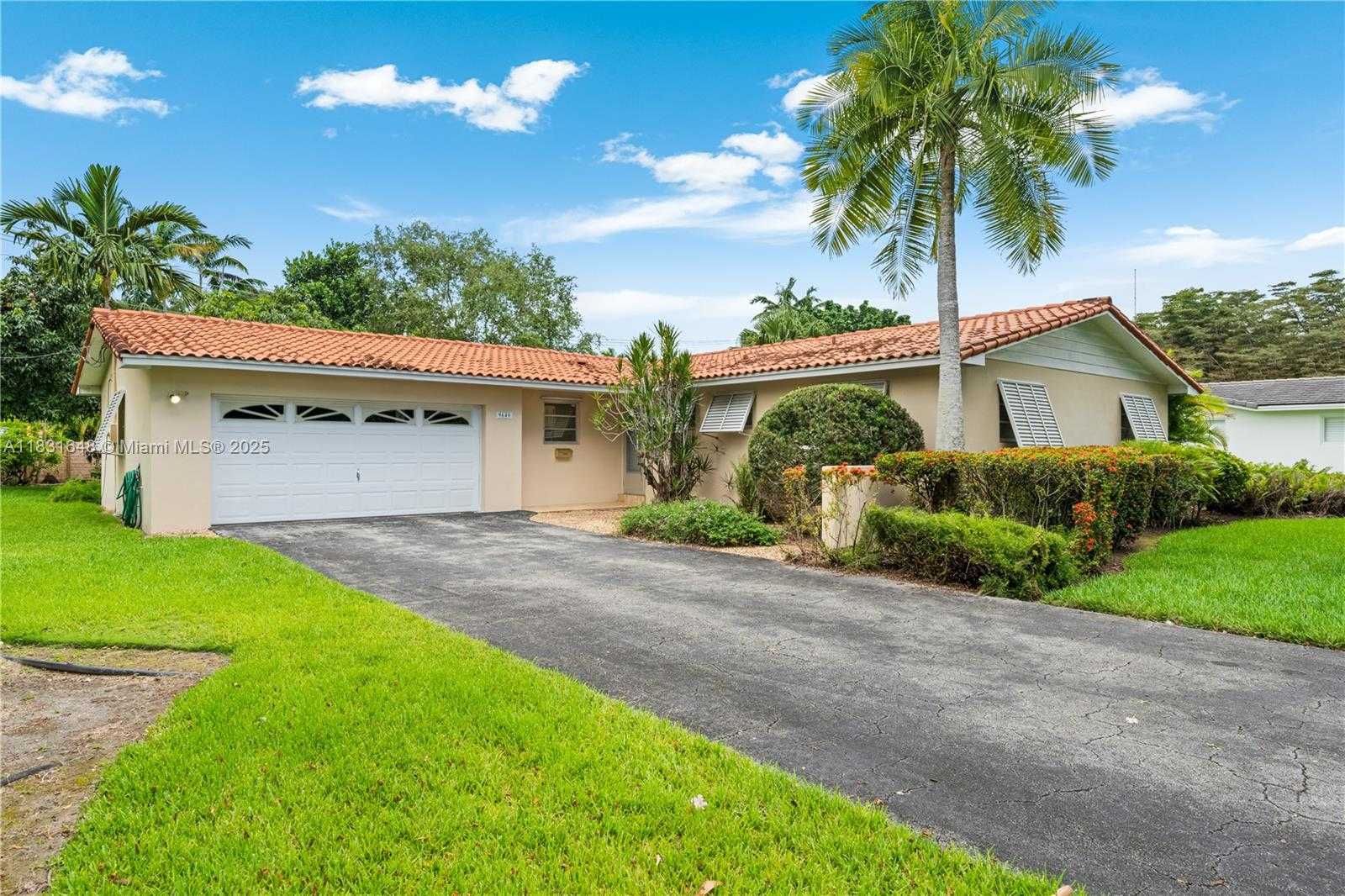 Small Image of 9640 SOUTH WEST 72ND CT, Pinecrest Number 2