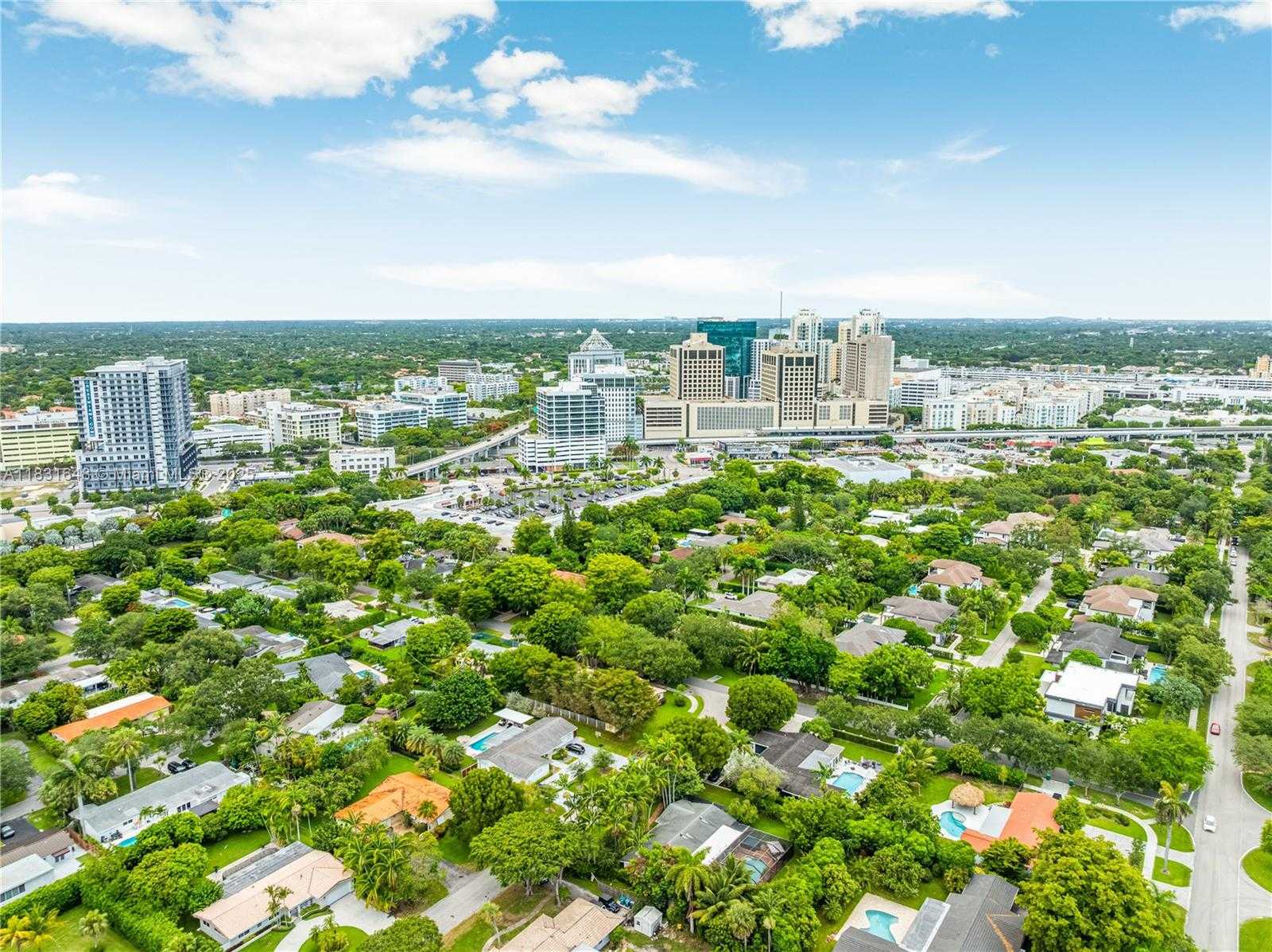 Small Image of 9640 SOUTH WEST 72ND CT, Pinecrest Number 26