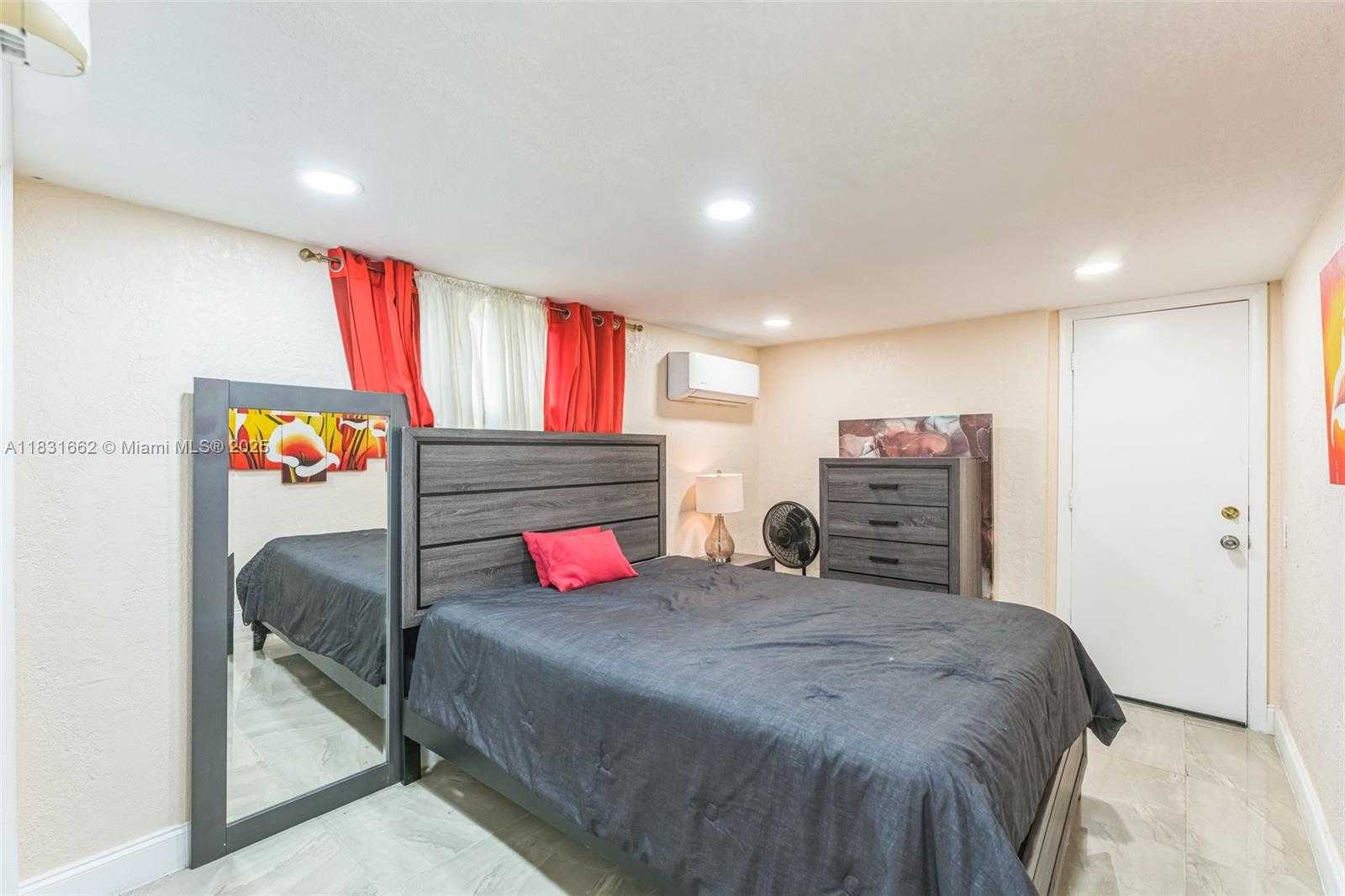 Small Image of 5706 SOUTH TRAVELERS PALM LN, Tamarac Number 13