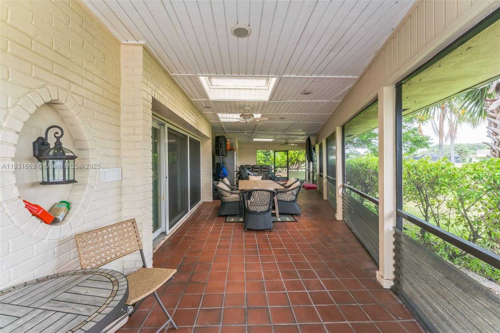 Small Image of 5706 SOUTH TRAVELERS PALM LN, Tamarac Number 19