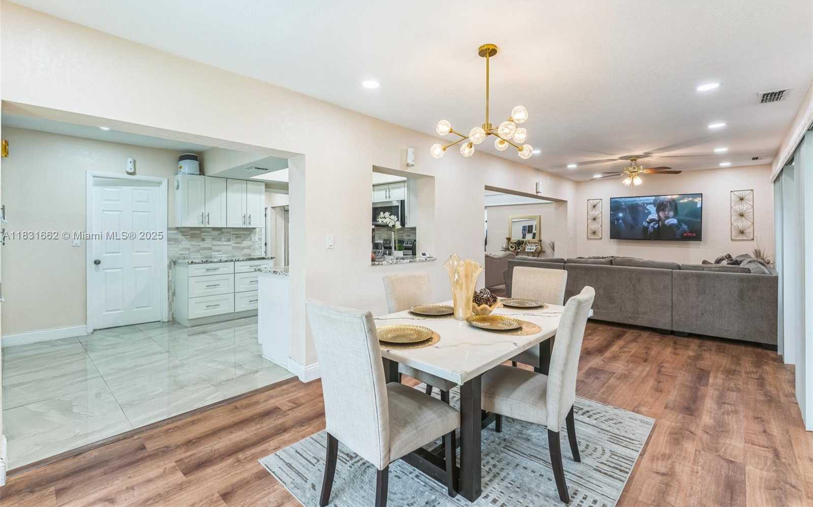 Small Image of 5706 SOUTH TRAVELERS PALM LN, Tamarac Number 4