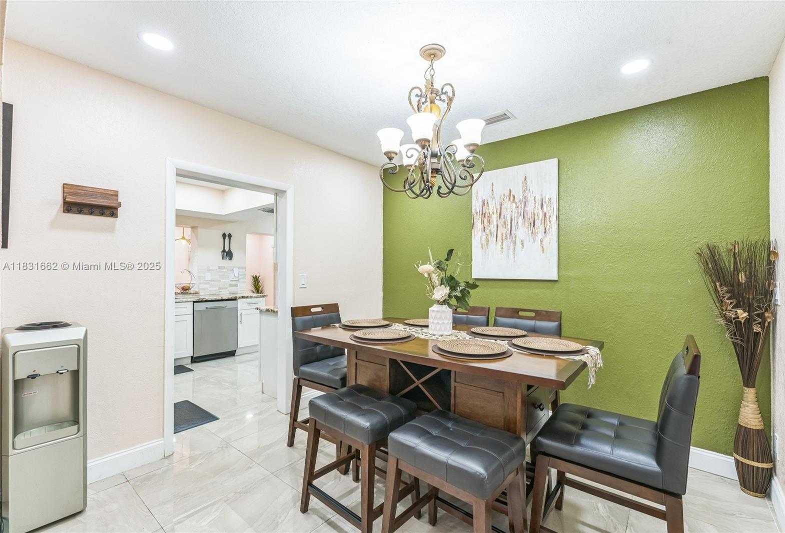 Small Image of 5706 SOUTH TRAVELERS PALM LN, Tamarac Number 6