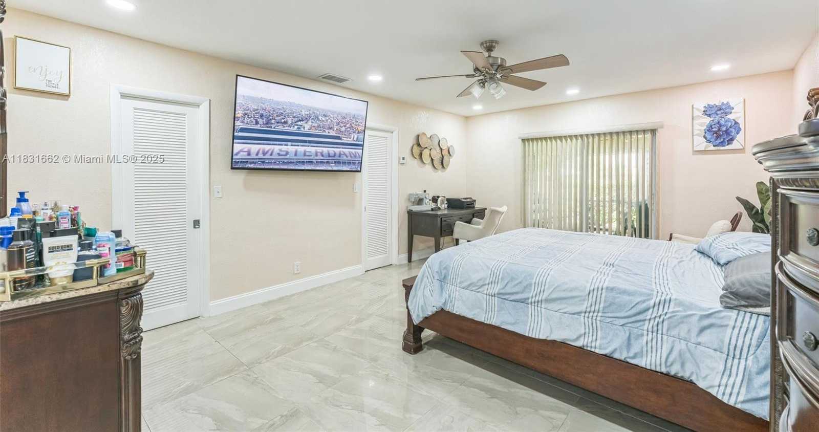 Small Image of 5706 SOUTH TRAVELERS PALM LN, Tamarac Number 8