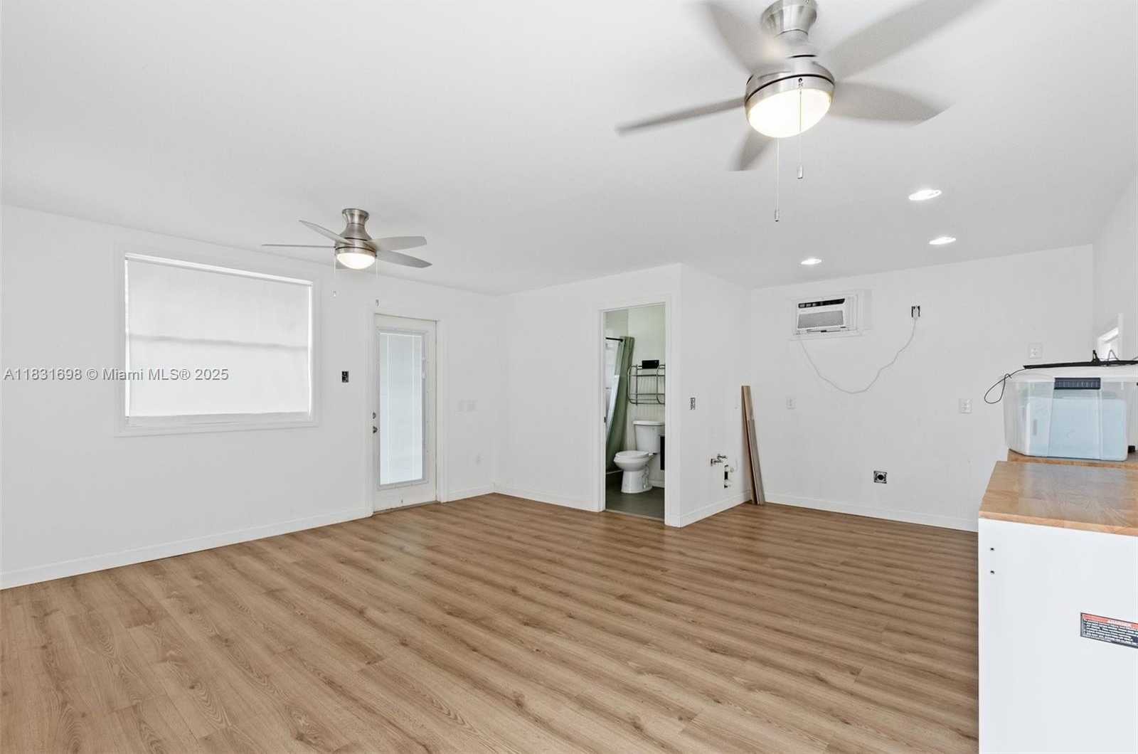 Small Image of 7201 HAYES ST, Hollywood Number 14