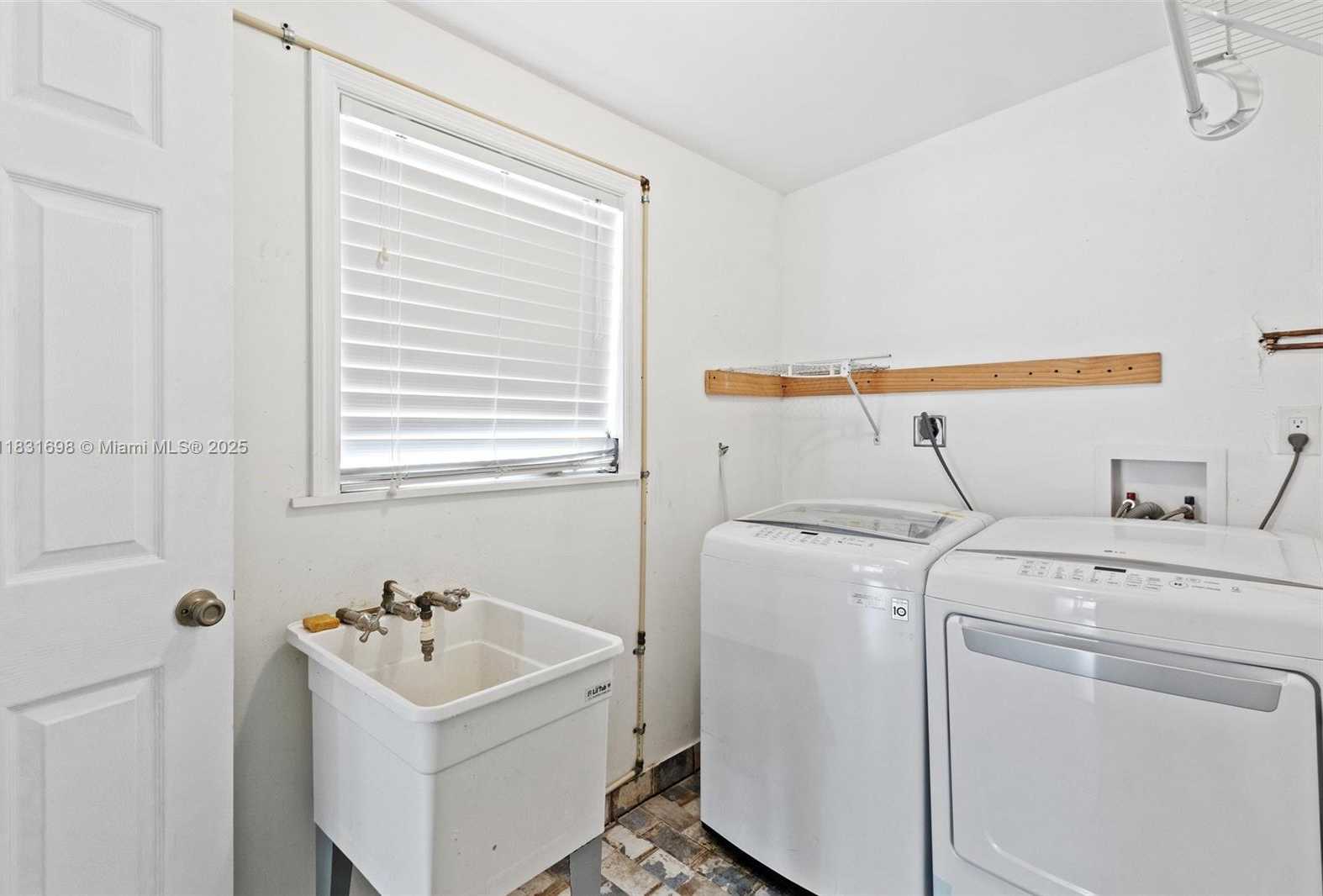 Small Image of 7201 HAYES ST, Hollywood Number 17