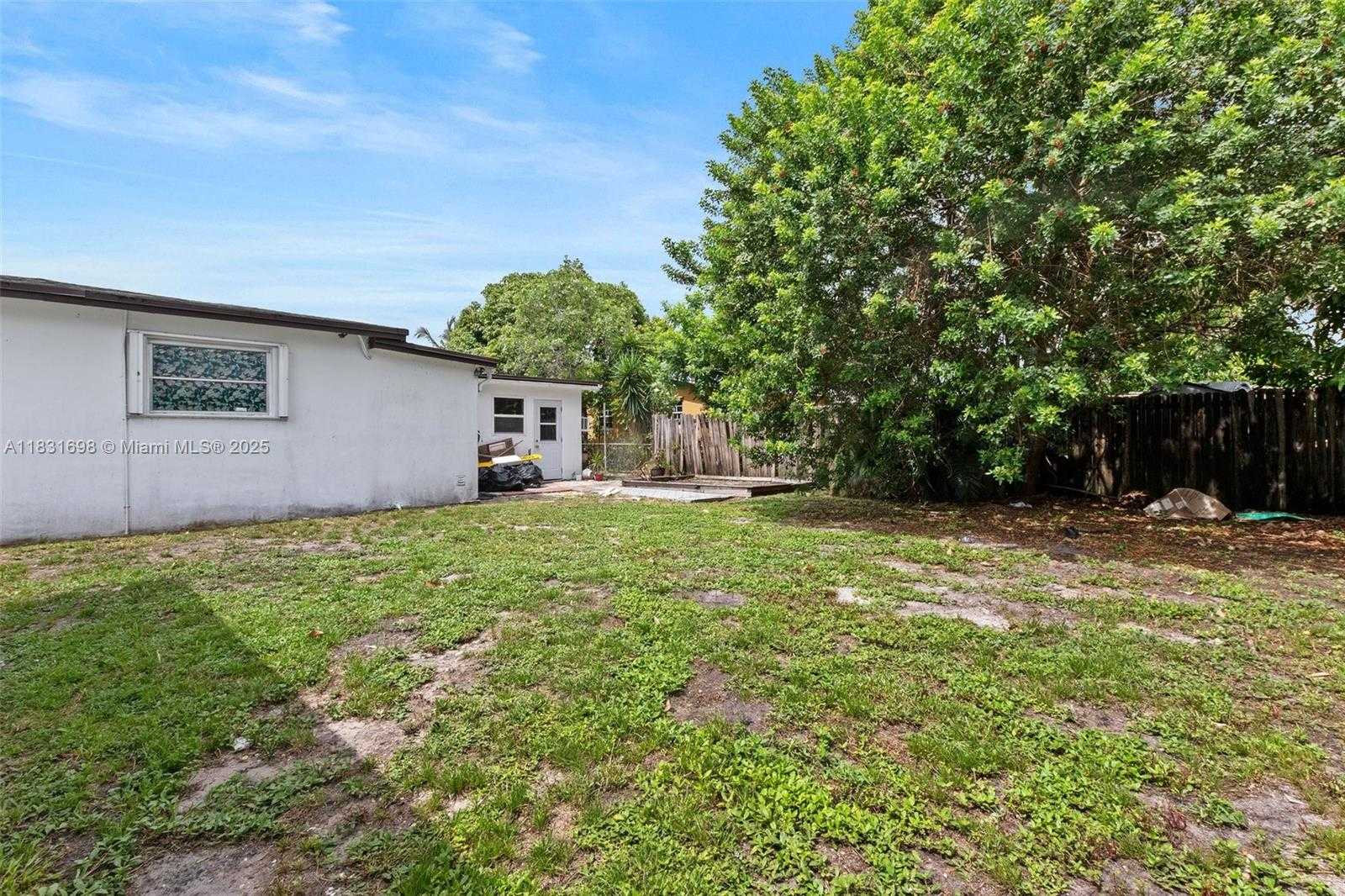 Small Image of 7201 HAYES ST, Hollywood Number 19
