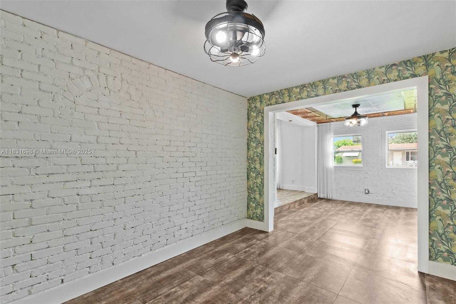Small Image of 7201 HAYES ST, Hollywood Number 5