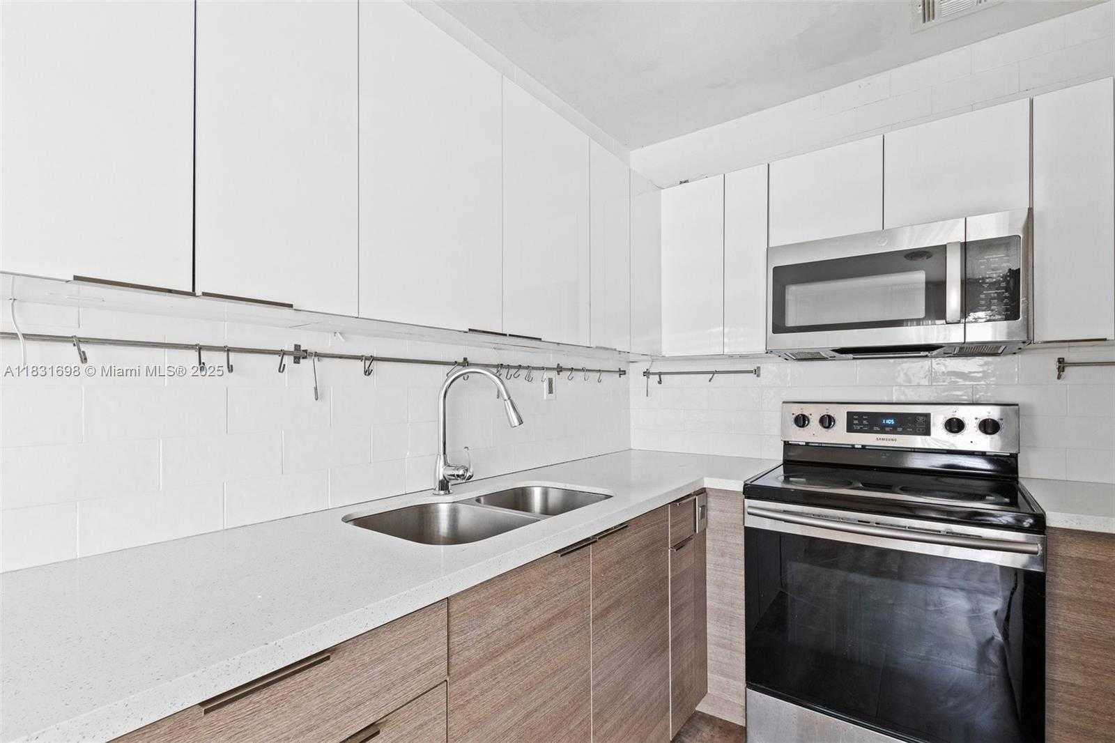 Small Image of 7201 HAYES ST, Hollywood Number 8