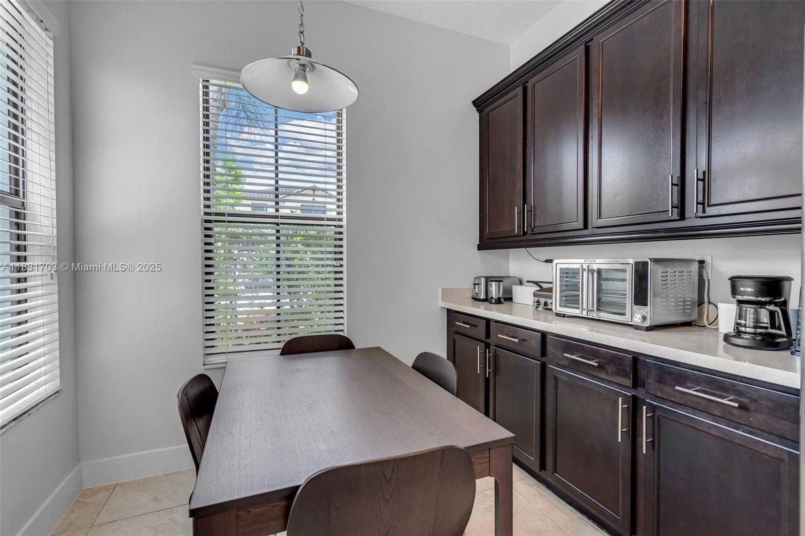 Small Image of 3274 WEST 96TH PL, Hialeah Number 13