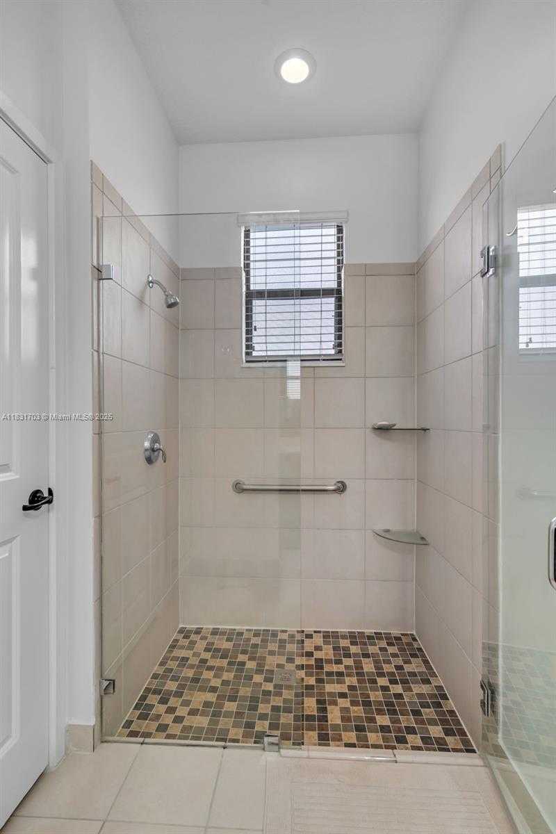 Small Image of 3274 WEST 96TH PL, Hialeah Number 18