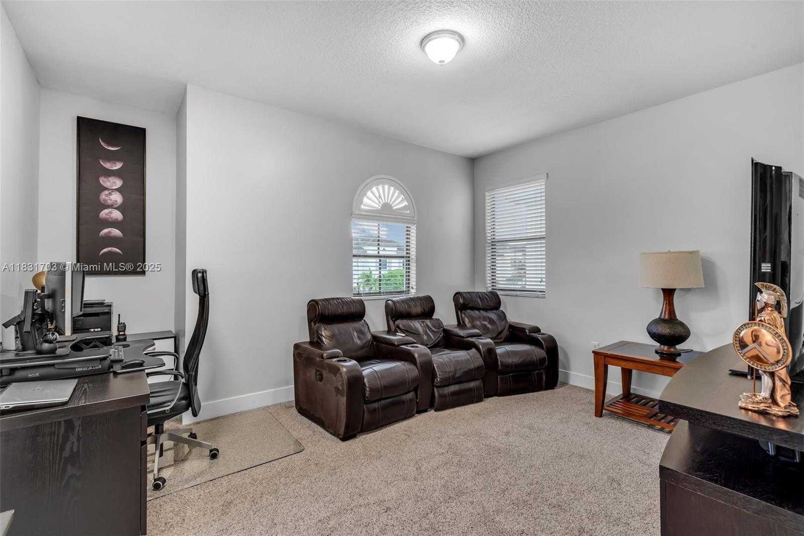 Small Image of 3274 WEST 96TH PL, Hialeah Number 25