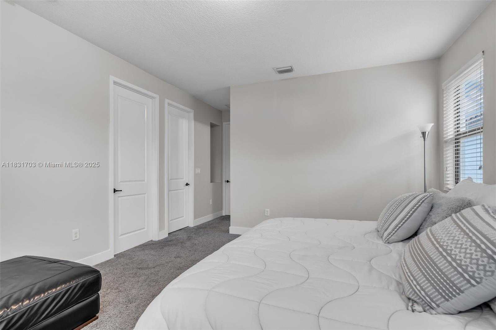 Small Image of 3274 WEST 96TH PL, Hialeah Number 36