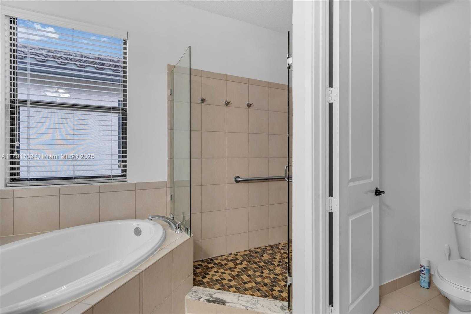 Small Image of 3274 WEST 96TH PL, Hialeah Number 38
