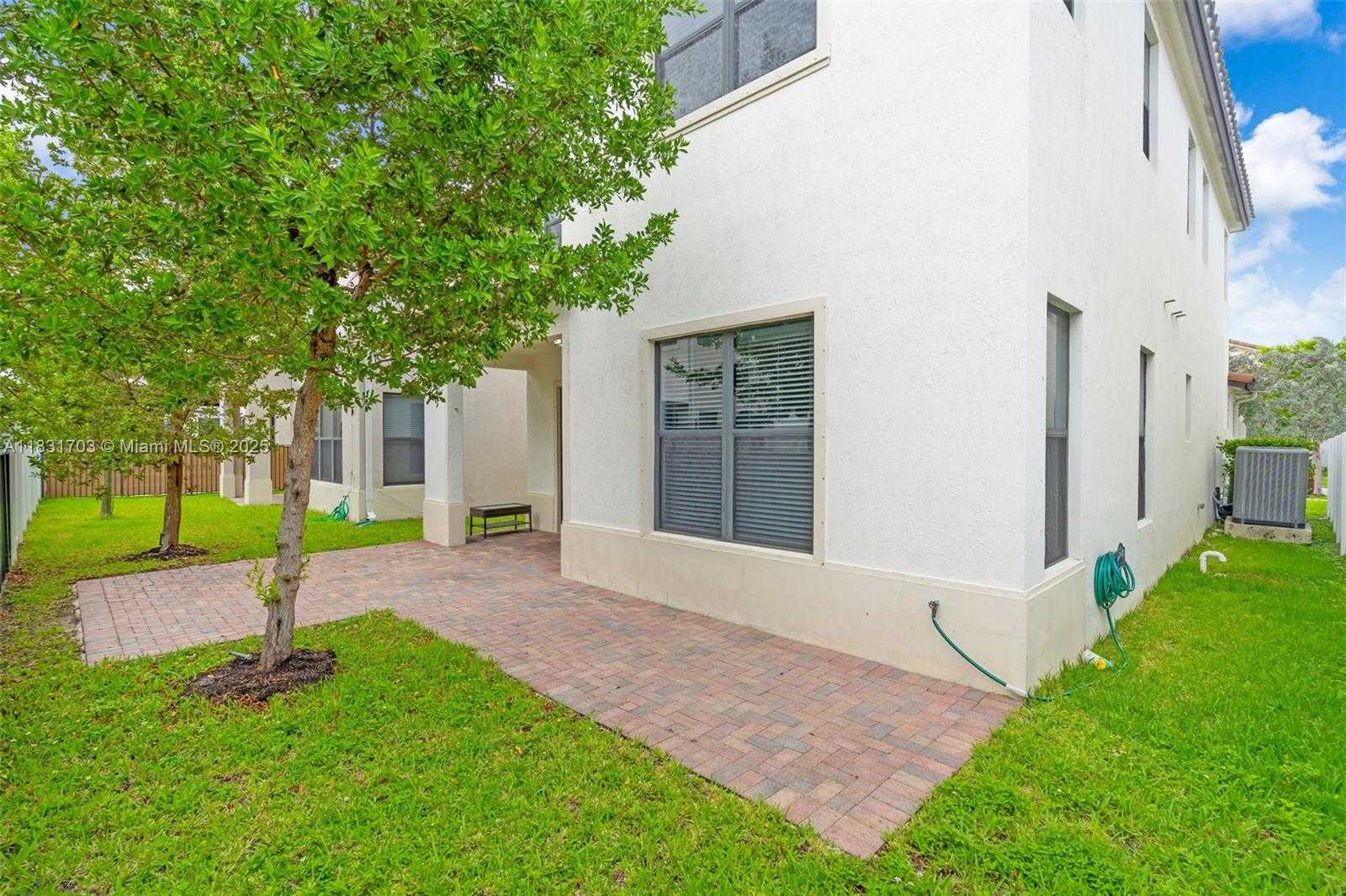 Small Image of 3274 WEST 96TH PL, Hialeah Number 42
