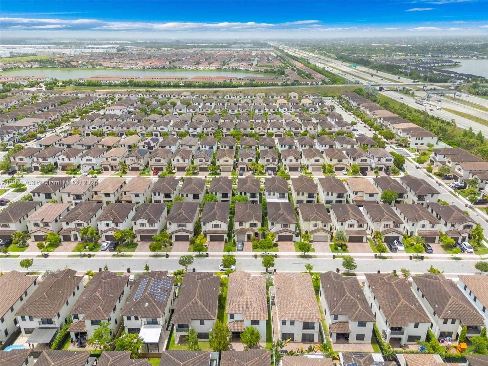 Small Image of 3274 WEST 96TH PL, Hialeah Number 46