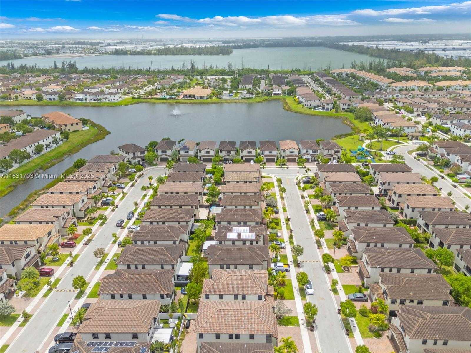 Small Image of 3274 WEST 96TH PL, Hialeah Number 48