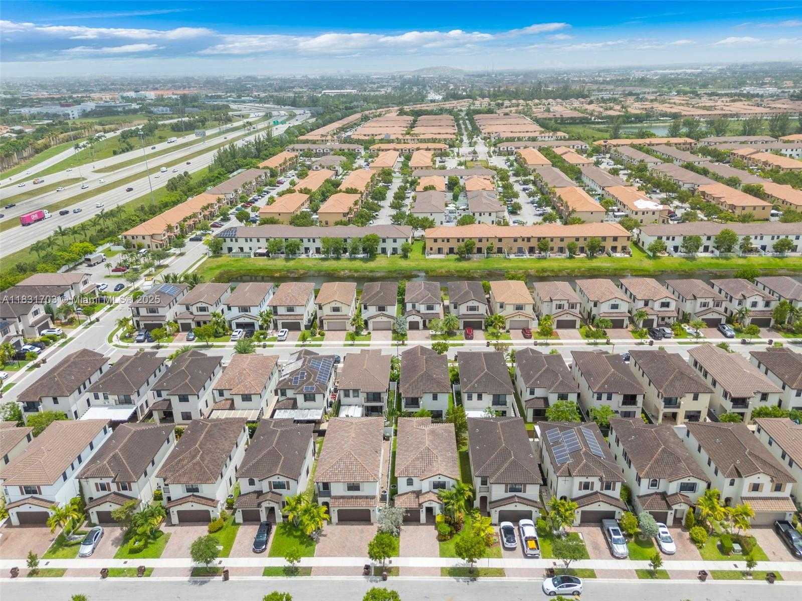 Small Image of 3274 WEST 96TH PL, Hialeah Number 52