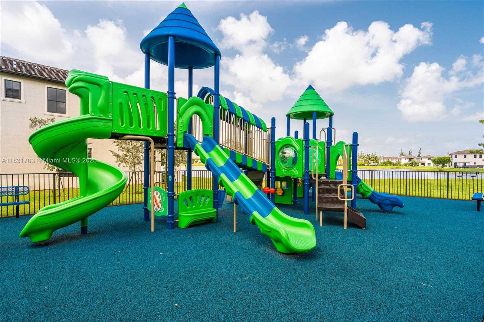 Small Image of 3274 WEST 96TH PL, Hialeah Number 60