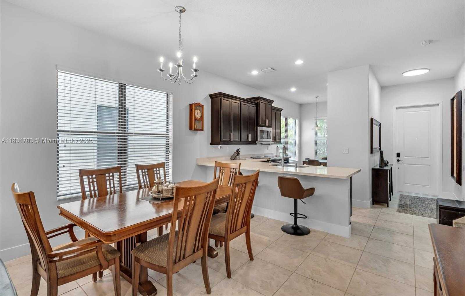 Small Image of 3274 WEST 96TH PL, Hialeah Number 9