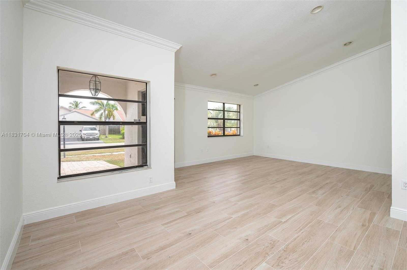 Small Image of 15074 SOUTH WEST 13TH PL, Sunrise Number 5
