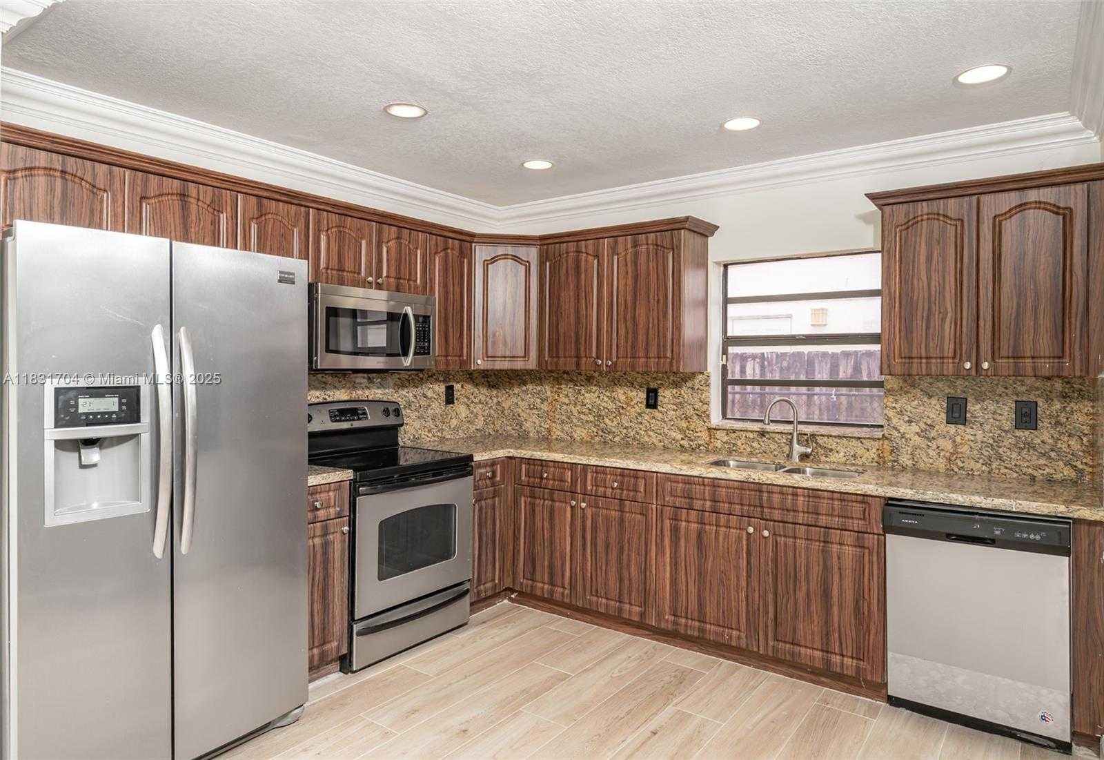 Small Image of 15074 SOUTH WEST 13TH PL, Sunrise Number 7