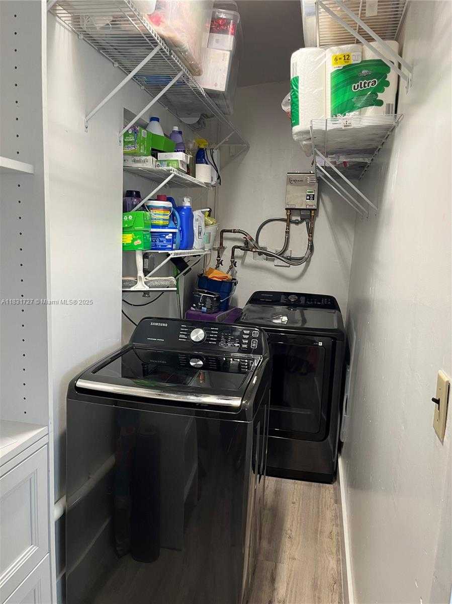 Small Image of 1014 WEST 68TH ST, Hialeah Number 16