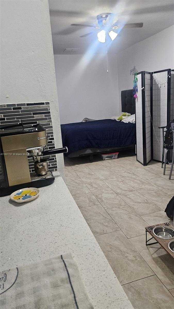 Small Image of 1014 WEST 68TH ST, Hialeah Number 22