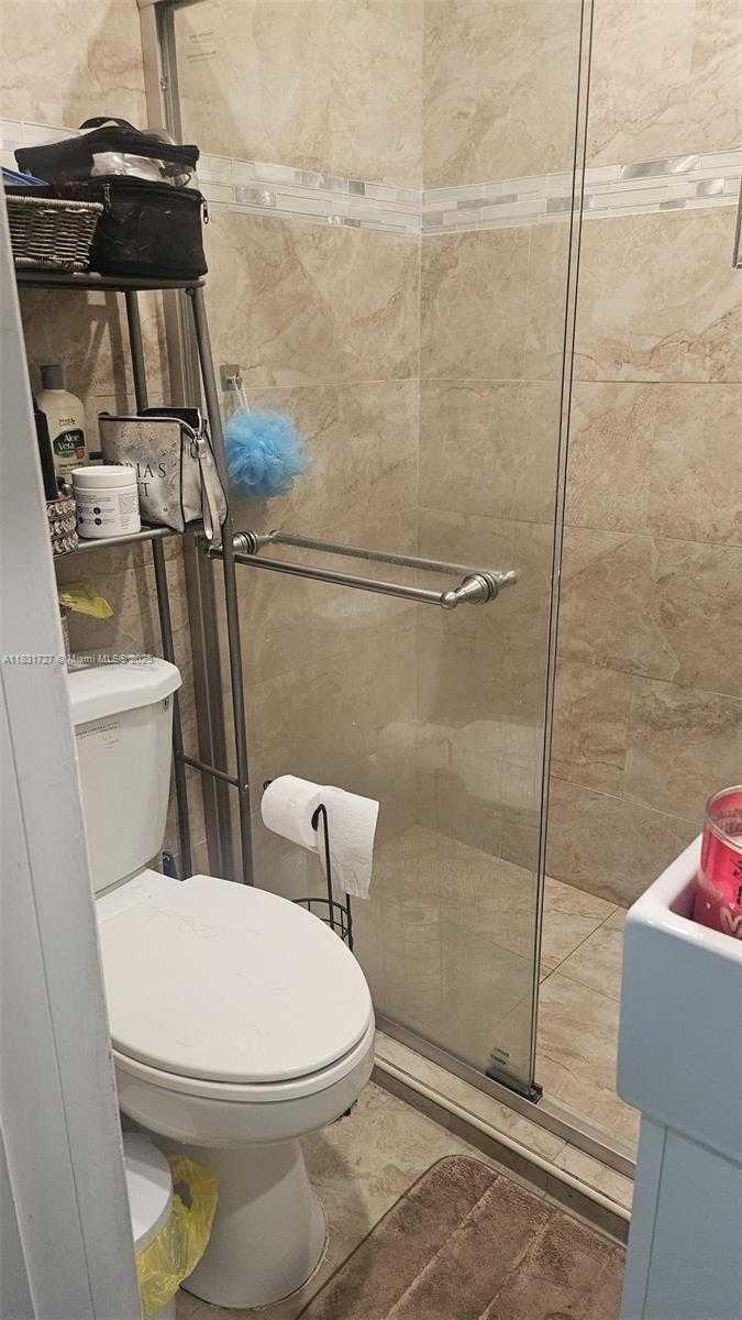 Small Image of 1014 WEST 68TH ST, Hialeah Number 25