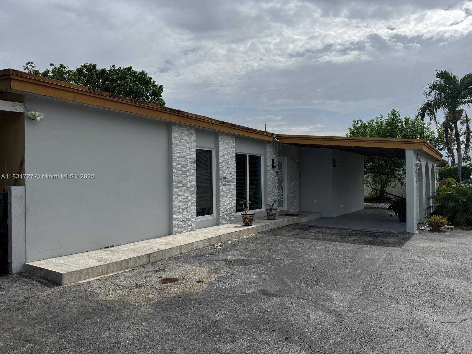 Small Image of 1014 WEST 68TH ST, Hialeah Number 27