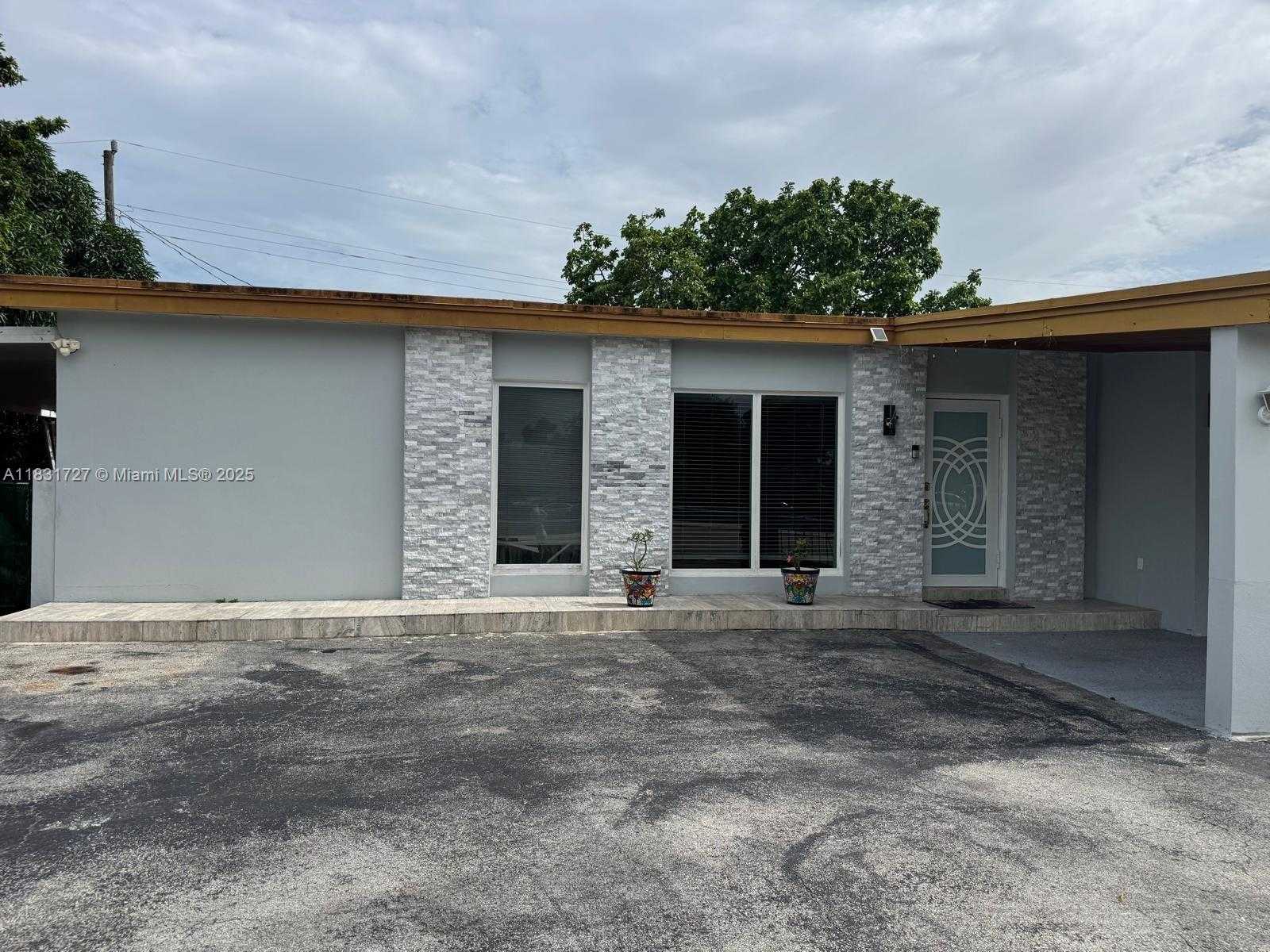 Small Image of 1014 WEST 68TH ST, Hialeah Number 28