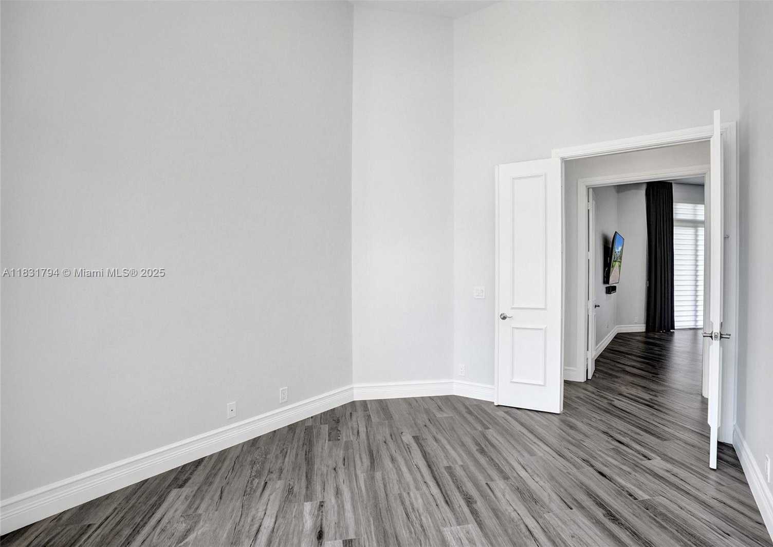 Small Image of 11056 BLACKHAWK BLVD, Davie Number 19