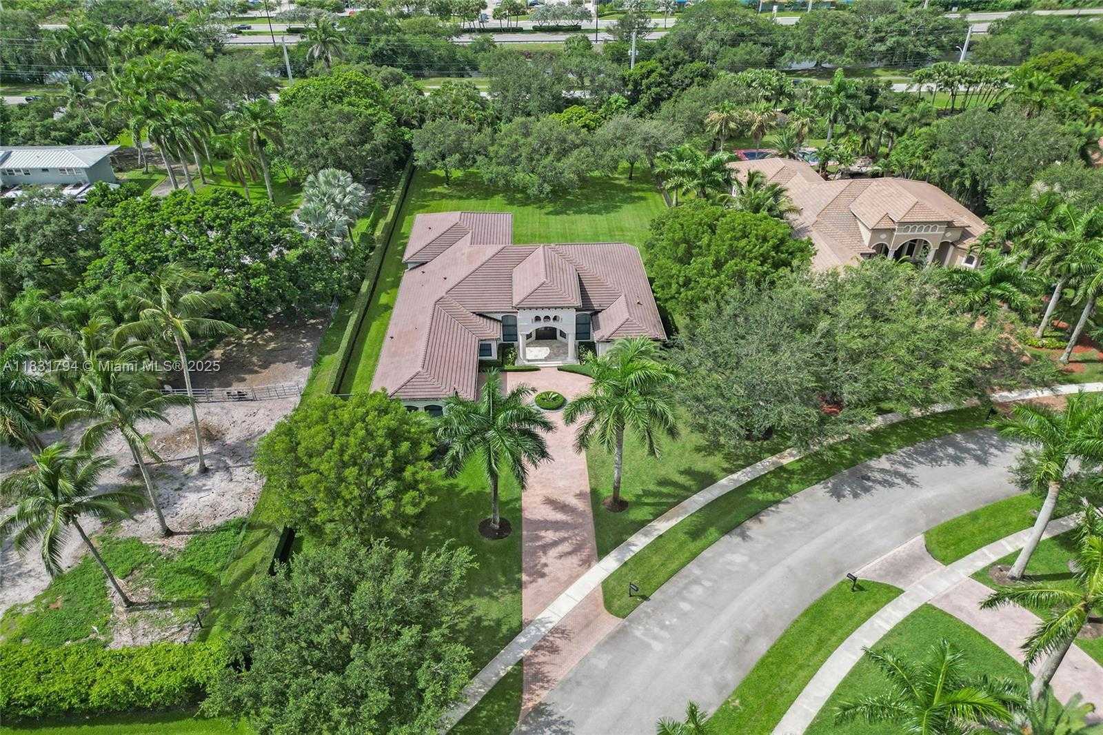 Small Image of 11056 BLACKHAWK BLVD, Davie Number 4