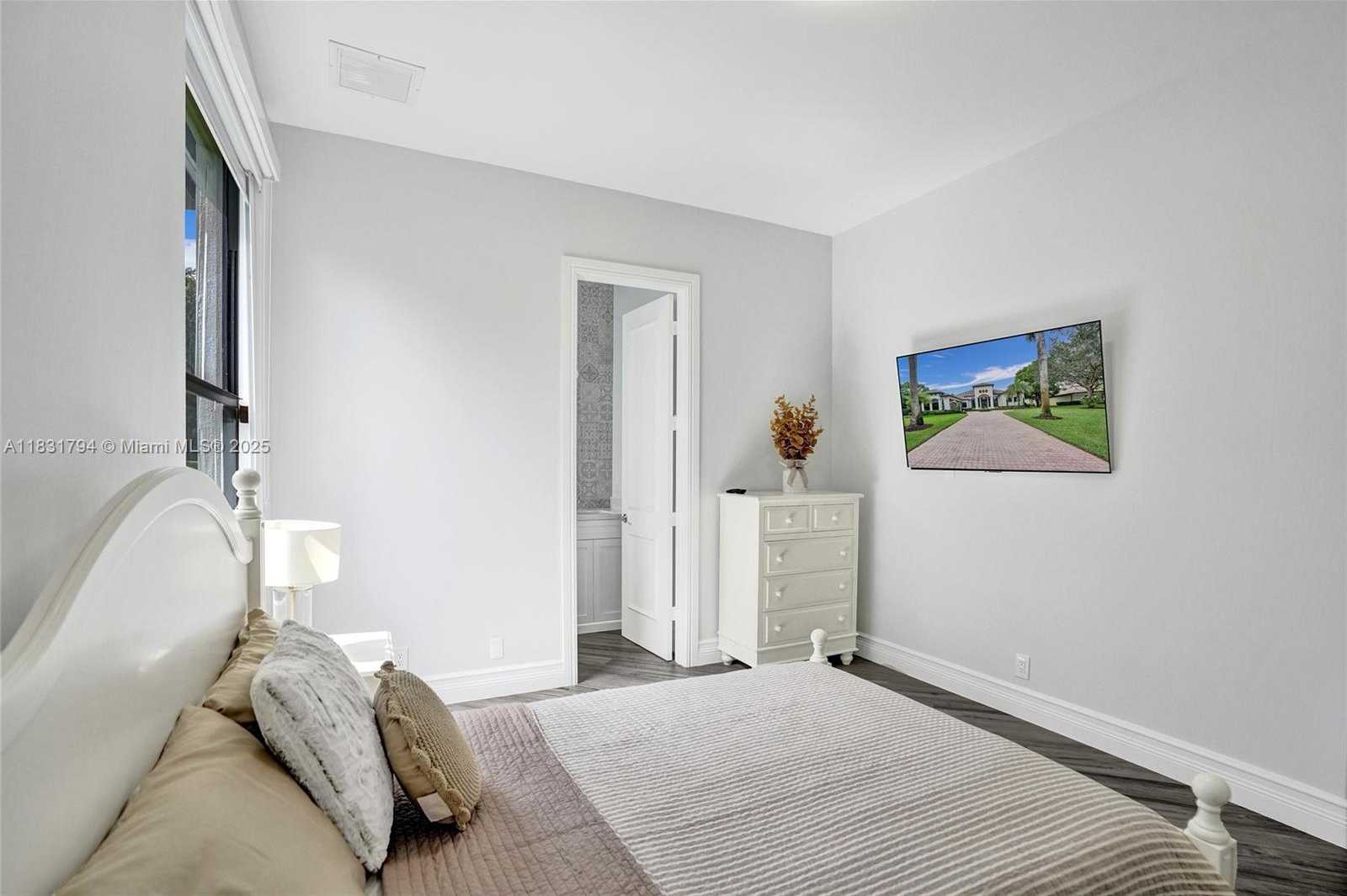 Small Image of 11056 BLACKHAWK BLVD, Davie Number 42
