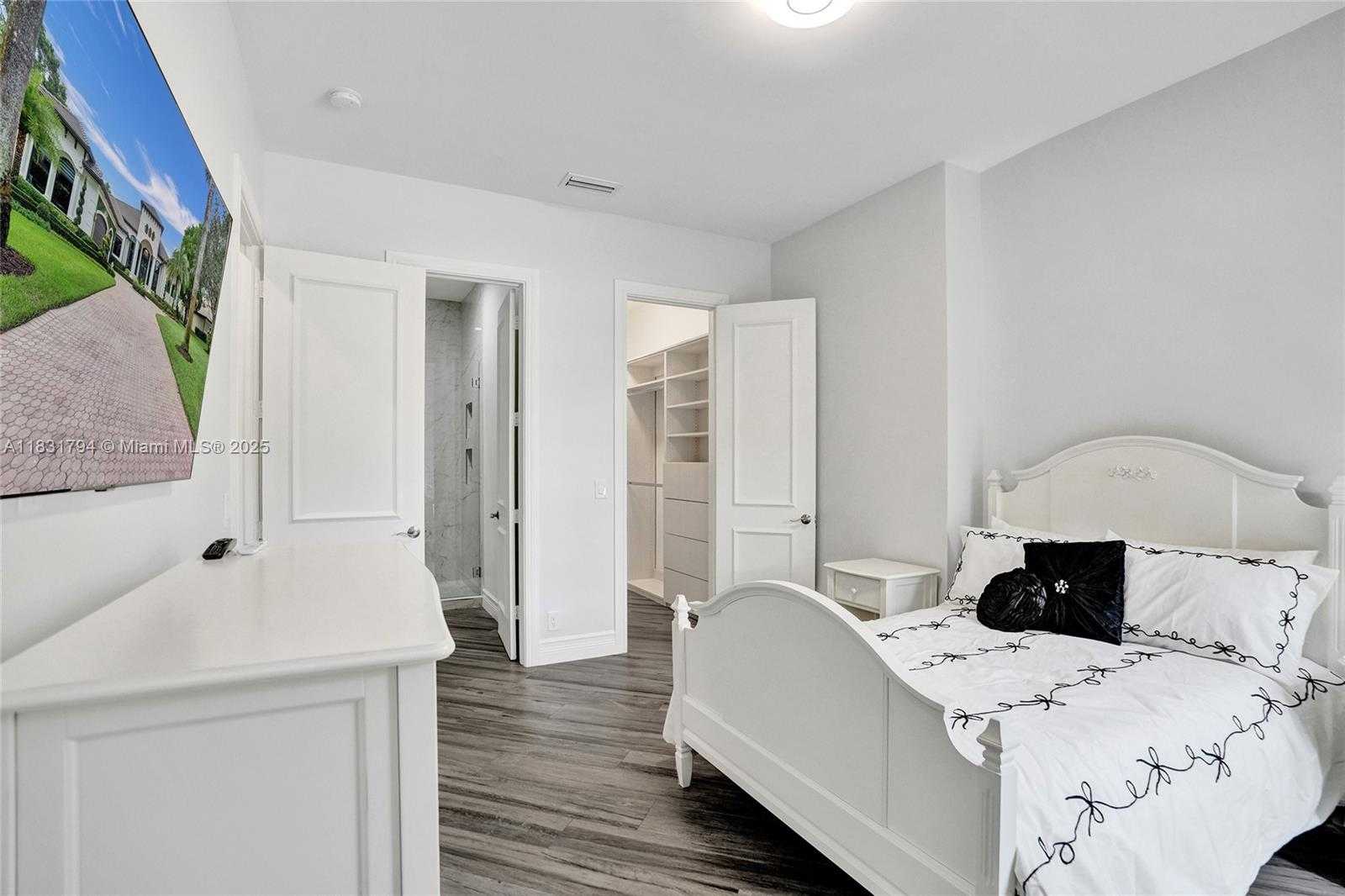 Small Image of 11056 BLACKHAWK BLVD, Davie Number 57