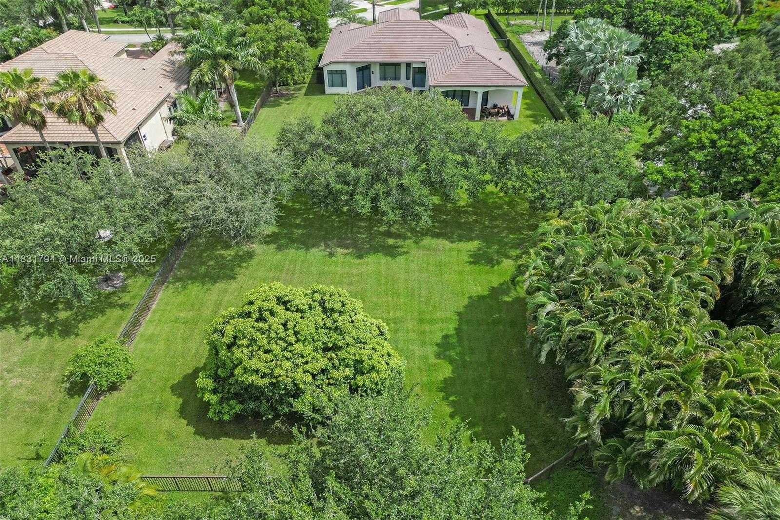 Small Image of 11056 BLACKHAWK BLVD, Davie Number 7